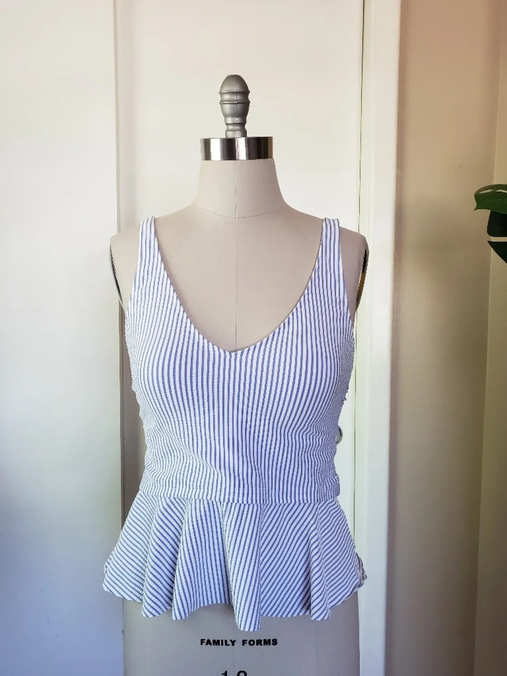 Ruffle Butts Seersucker Swimsuit Size Large NEW - Picture 5 of 13